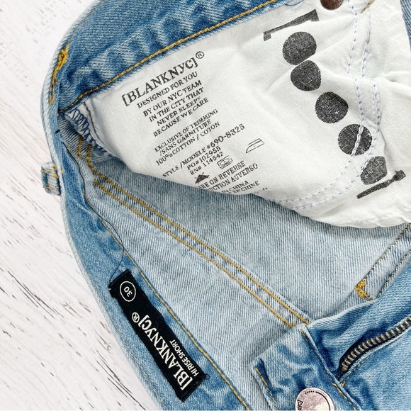 Blank NYC Distressed Denim High Rise Shorts Size 30 - Picture 2 of 4